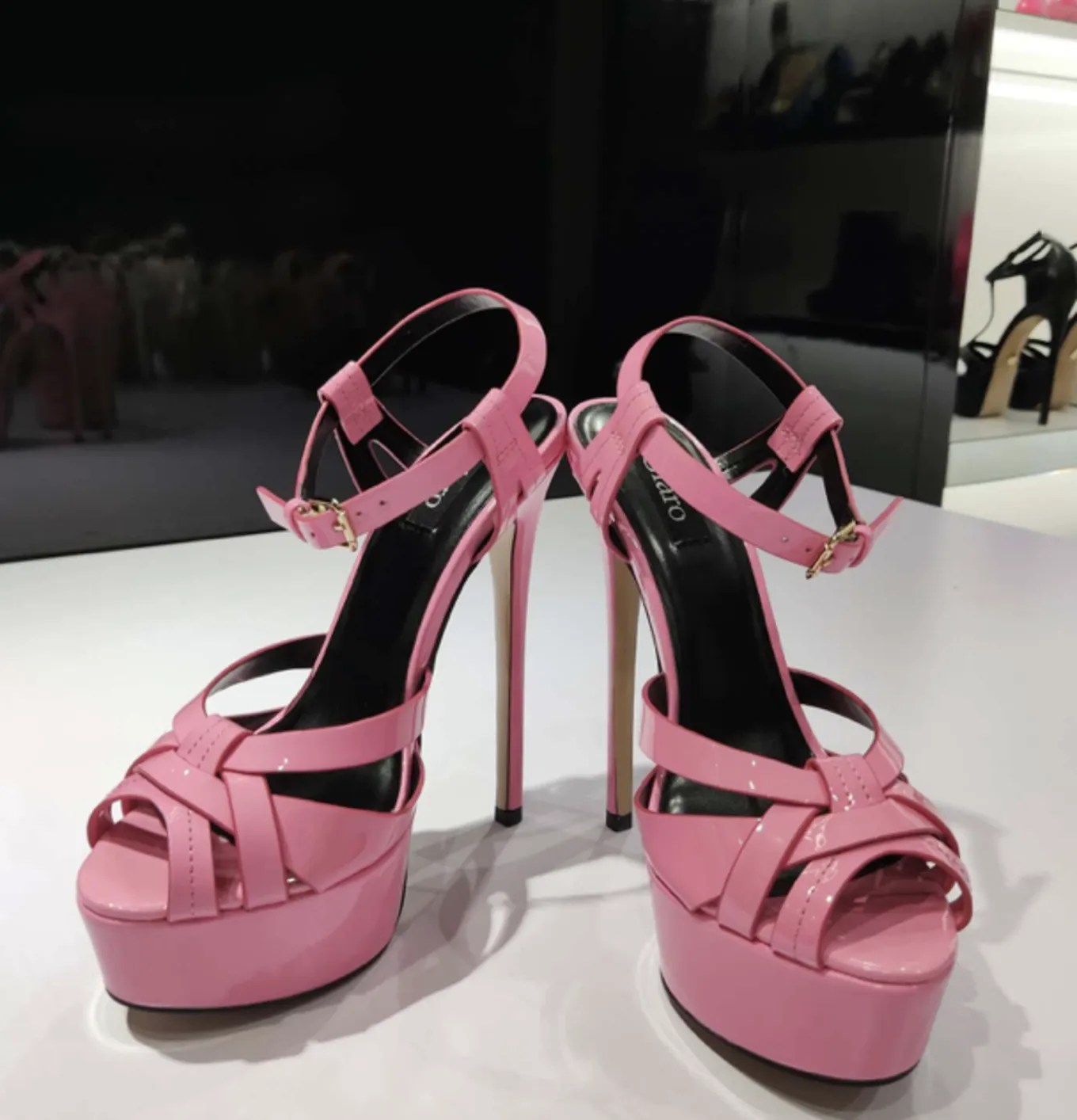 Giaro KORI FUCHSIA SHINY SANDALS