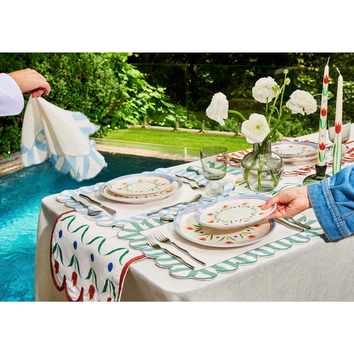 Jardin Embroidered Linen Scalloped Stripe Napkins