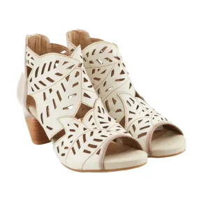 L'Artiste by Spring Step Women's Icon Sandals - Off White