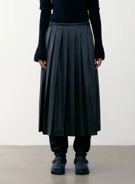 Low ClassicBlack Creased Pleated Skirt