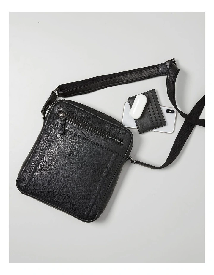 Montoro Leather Cross Body Bag in Black